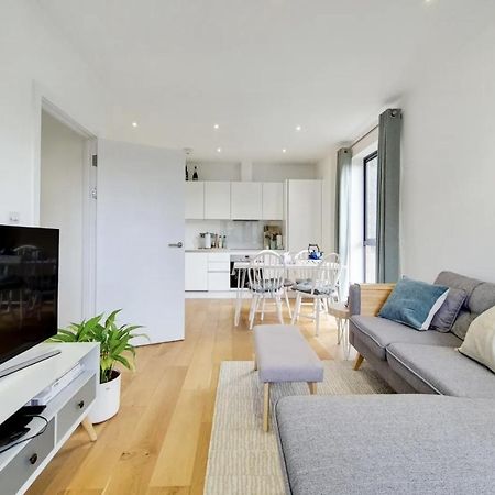 Luxury 2 Bed 2 Bath With Balcony New Build Apartment *South Central London* Esterno foto