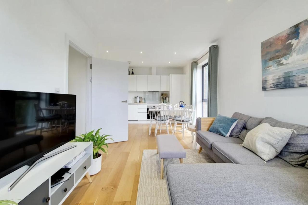 Luxury 2 Bed 2 Bath With Balcony New Build Apartment *South Central London* Esterno foto