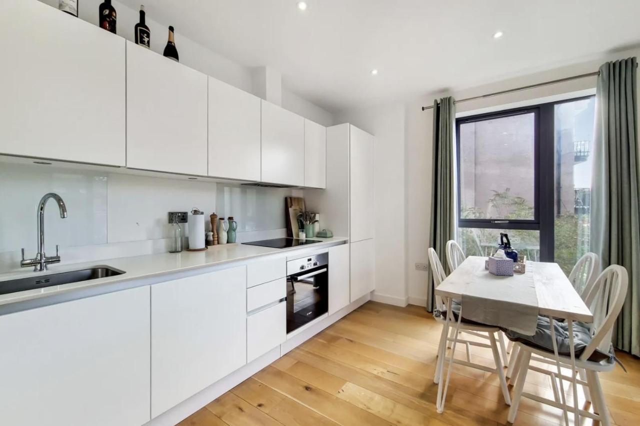 Luxury 2 Bed 2 Bath With Balcony New Build Apartment *South Central London* Esterno foto
