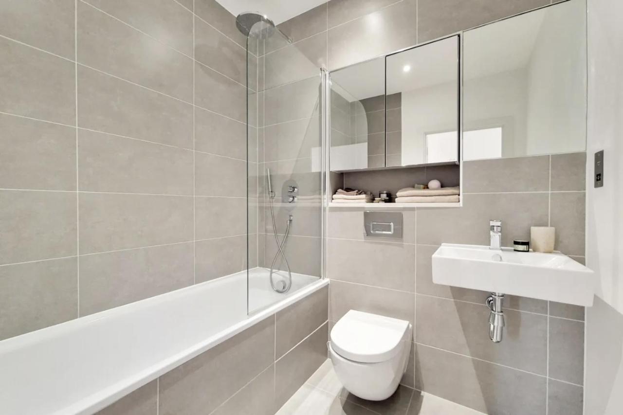 Luxury 2 Bed 2 Bath With Balcony New Build Apartment *South Central London* Esterno foto